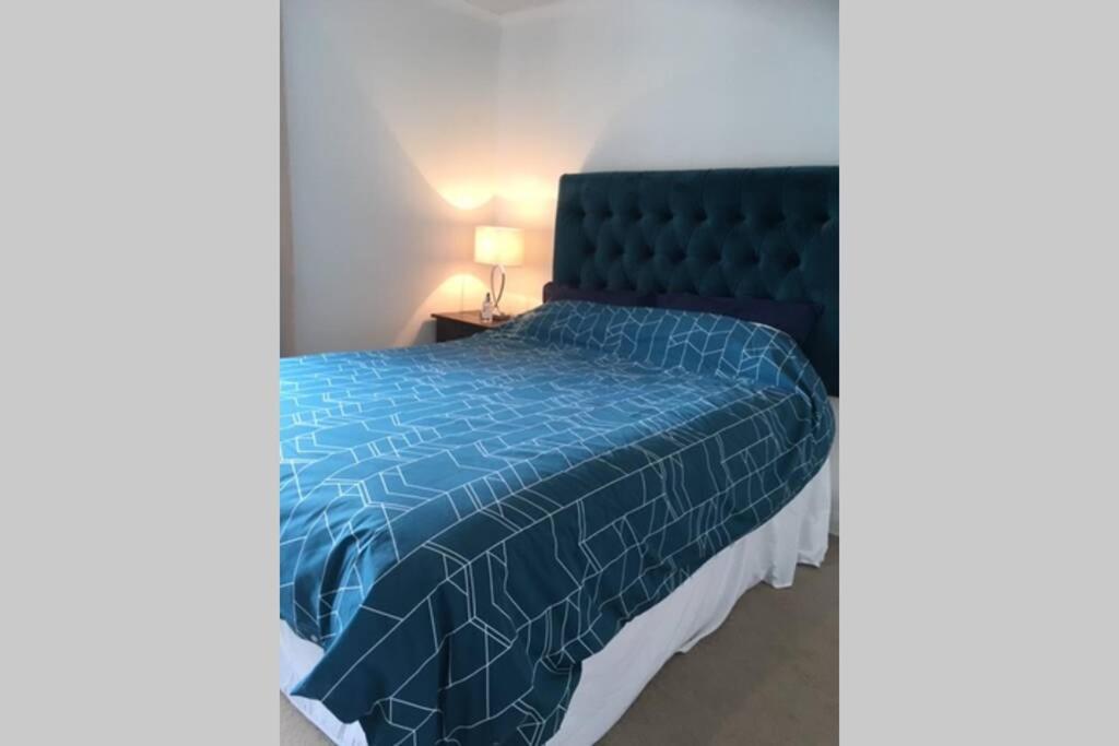 Kb99 Comfy 2 Bedroom House In Horsham, Pets Very Welcome With Easy Links To London And Gatwick Exterior foto